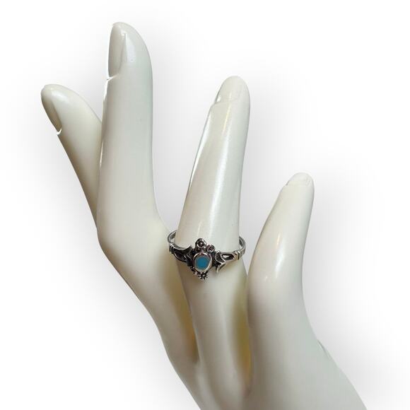 Vintage Dainty Sterling Silver Ring with Small Blue Stone Size 7 - Picture 3 of 5